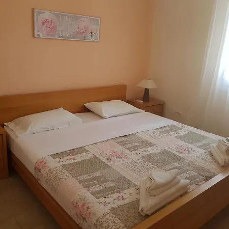 Corfu 123 غليفادا